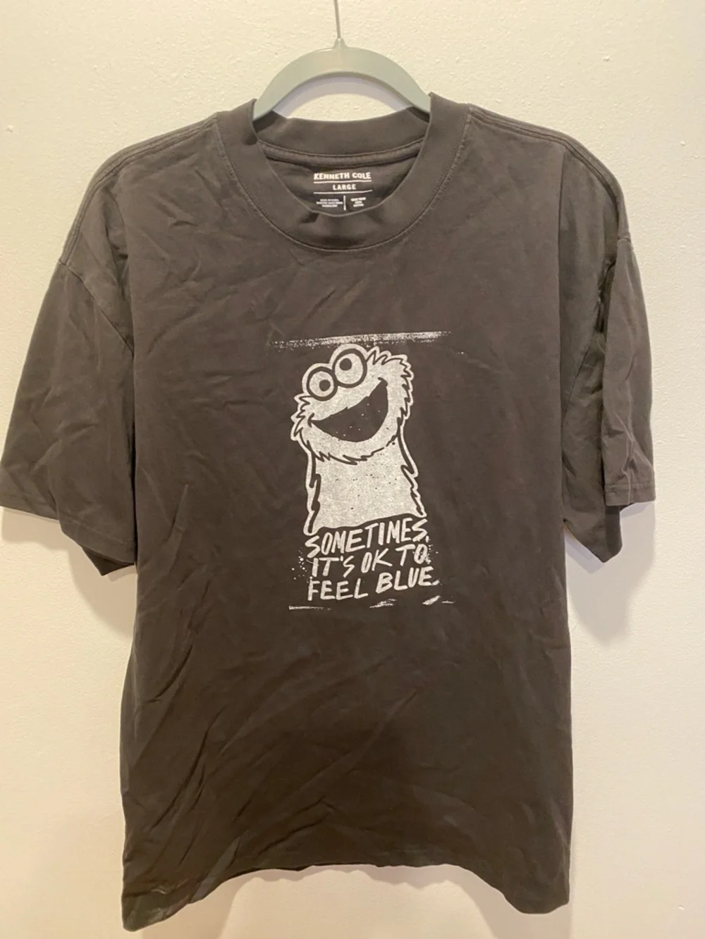 Sesame Street Black Short-Sleeve Graphic Tee with Cookie Monster Character NWOT - Picture 6 of 6